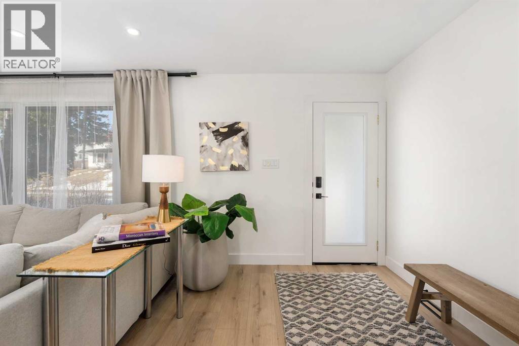 824 Canna Crescent SW