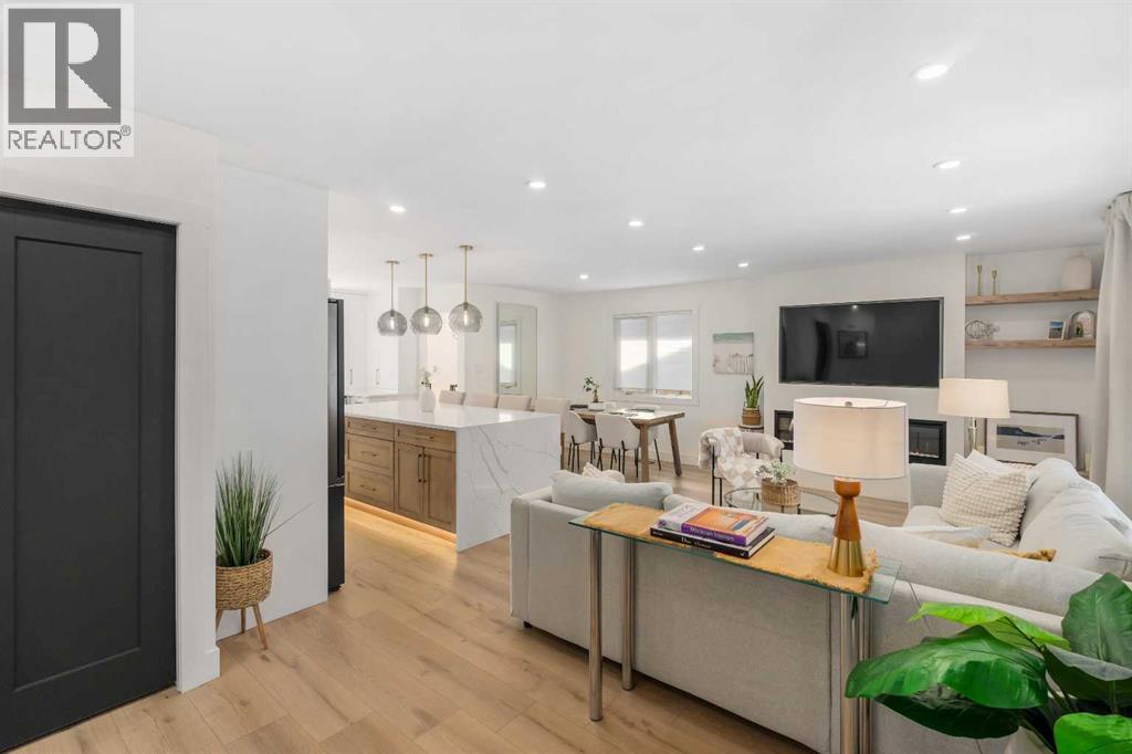 824 Canna Crescent SW