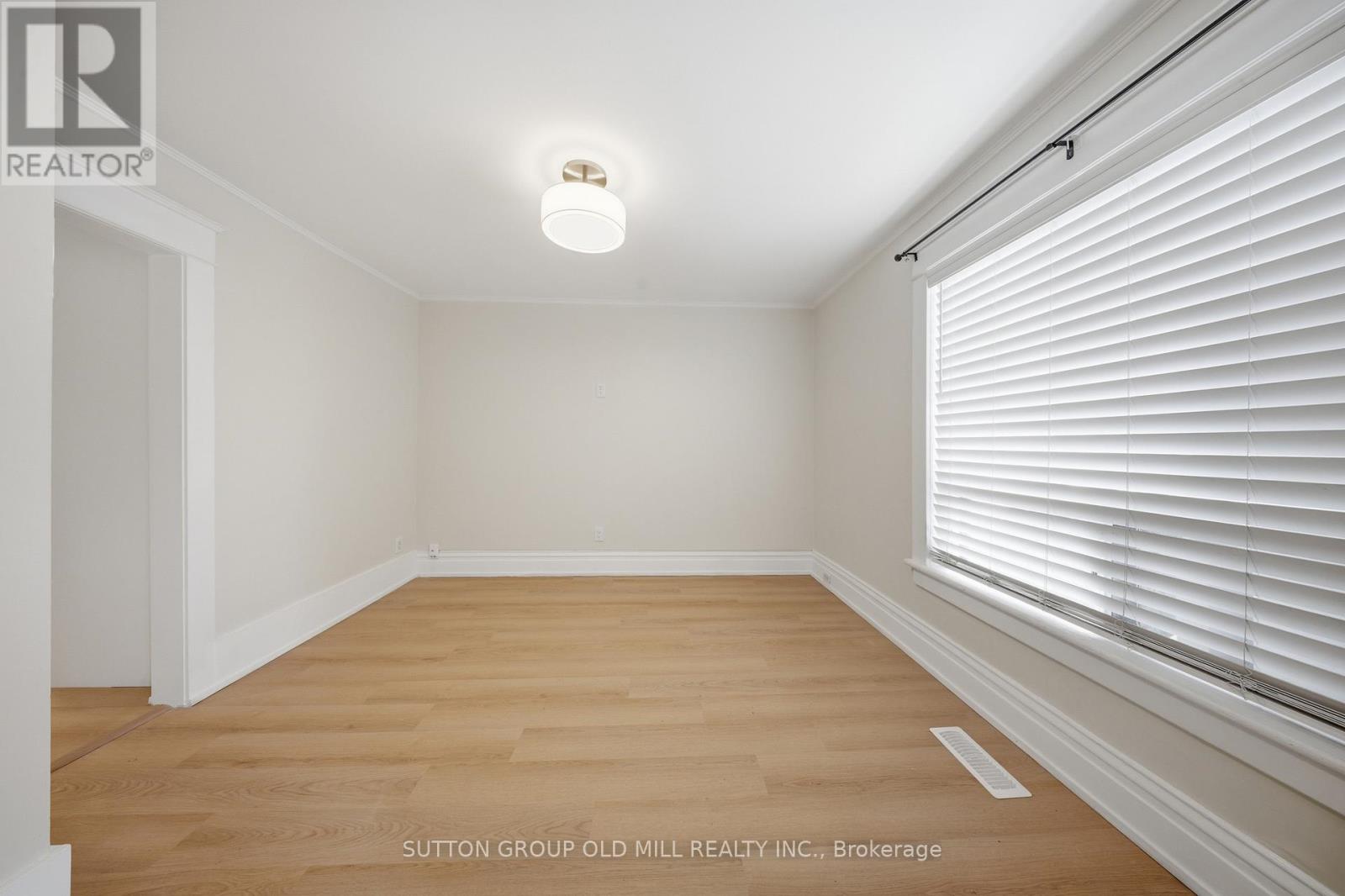 1 - 212 MARIA STREET