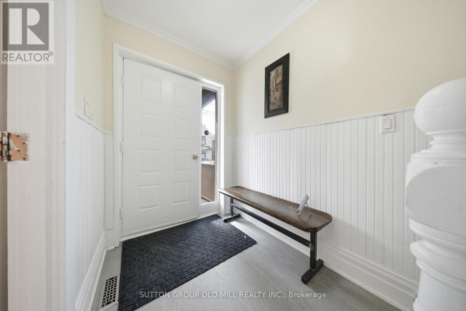 1 - 212 MARIA STREET