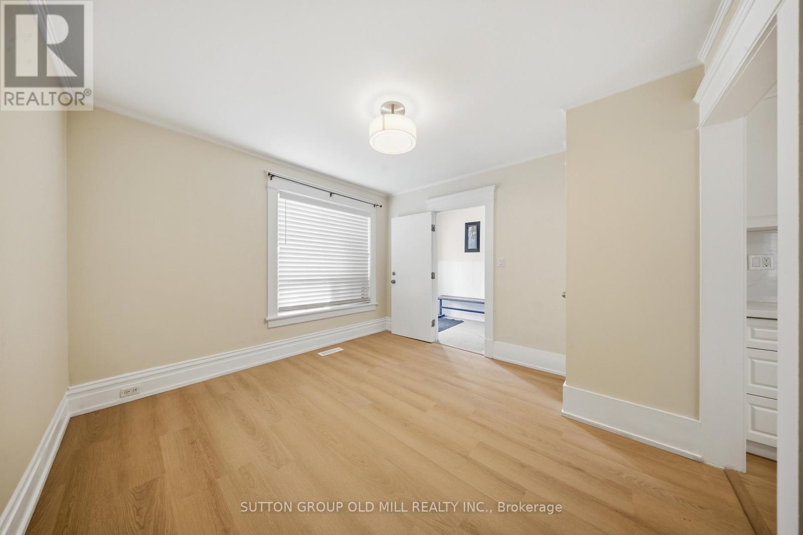 1 - 212 MARIA STREET