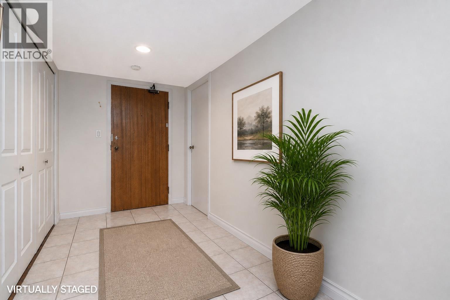 508 1350 VIEW CRESCENT