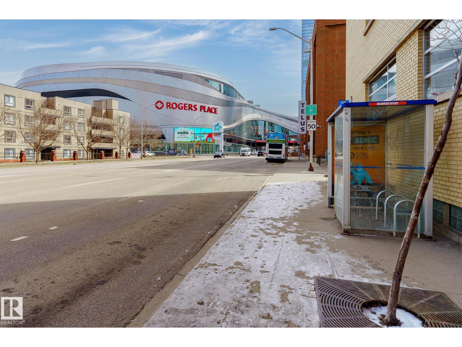 #310 10355 105 ST NW