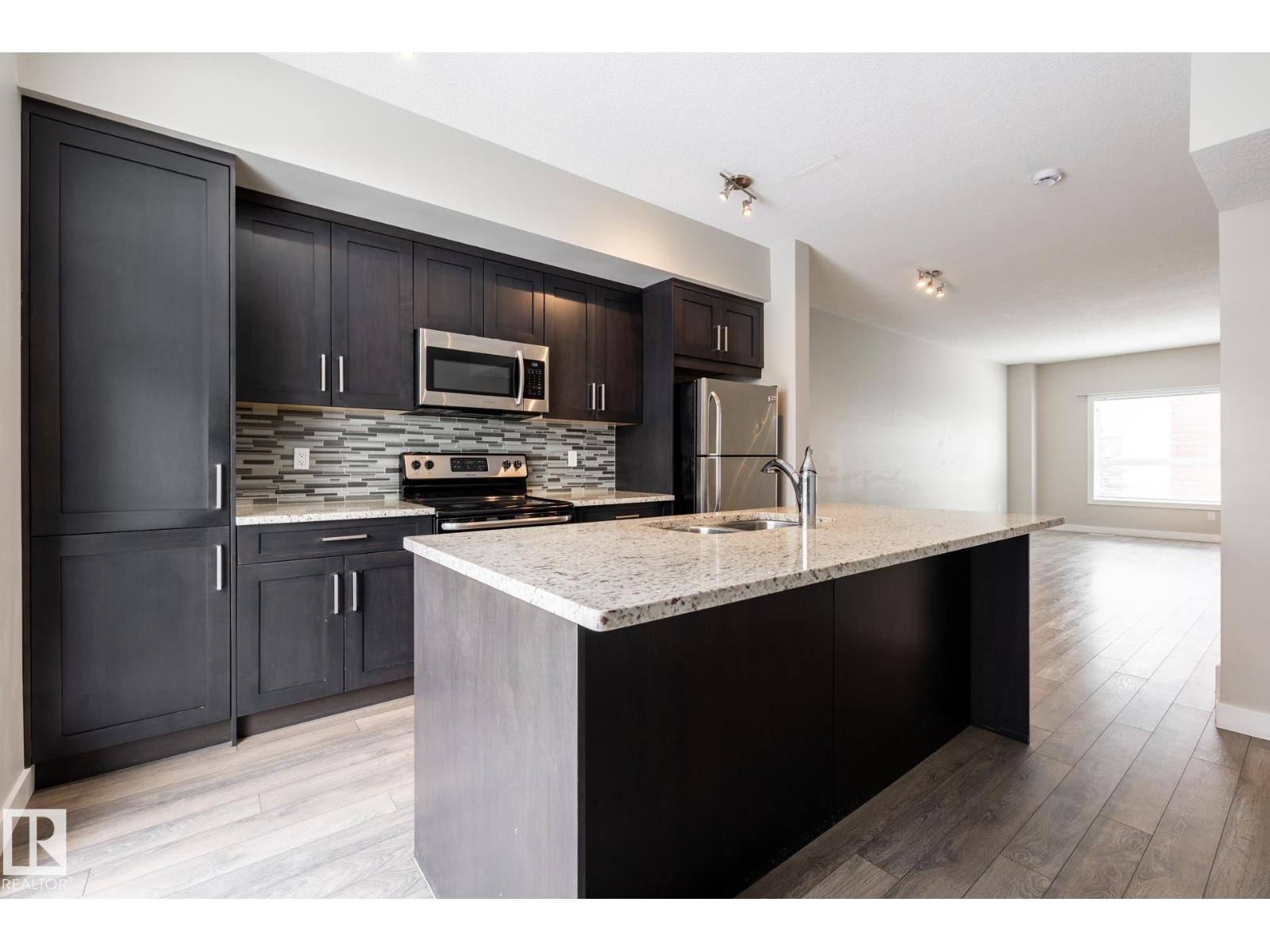 #127 2560 PEGASUS BV NW