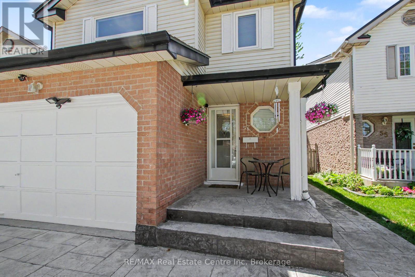 51 CAMROSE COURT