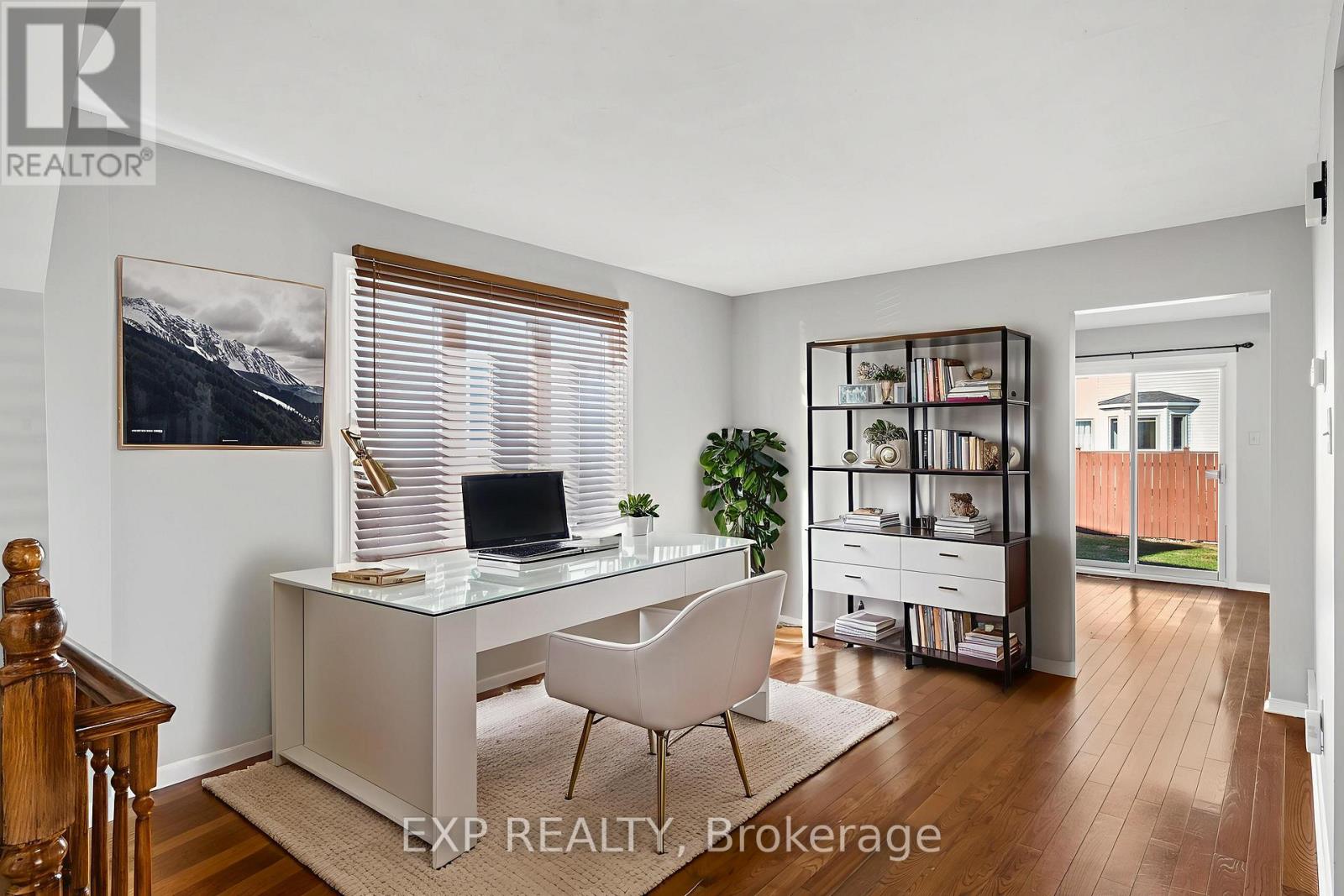 32 PEACOCK CRESCENT