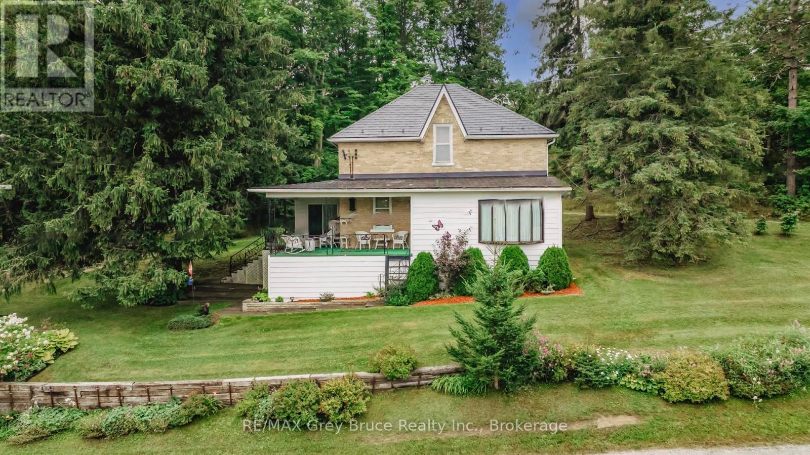 500064 GREY ROAD 12