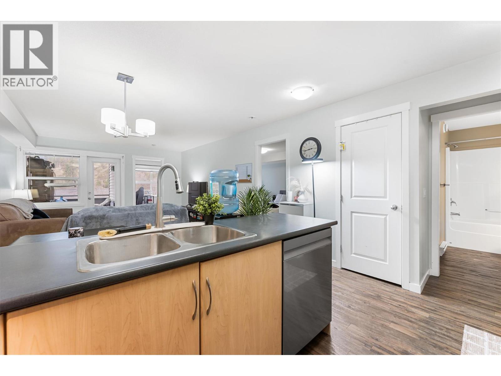 1479 Glenmore Road N Unit# 206