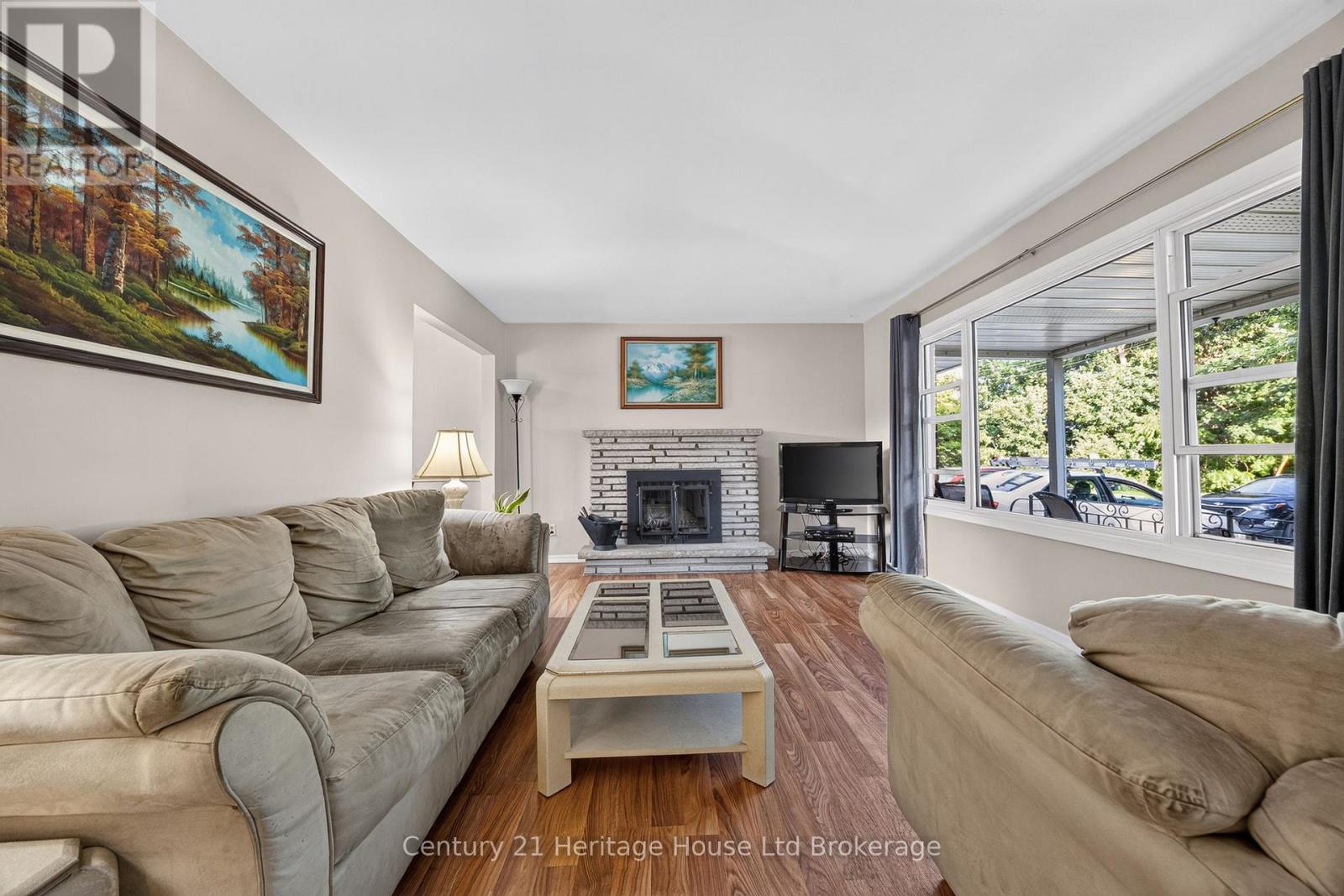 54 GLENDALE DRIVE