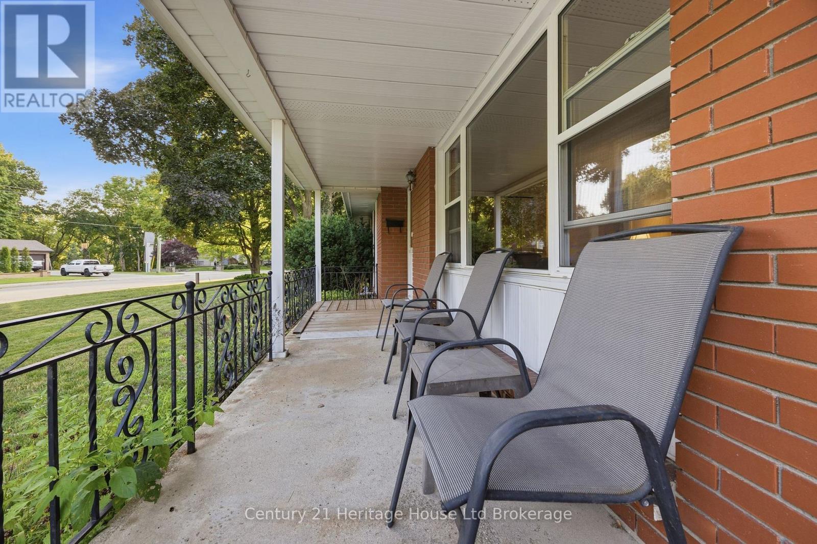 54 GLENDALE DRIVE