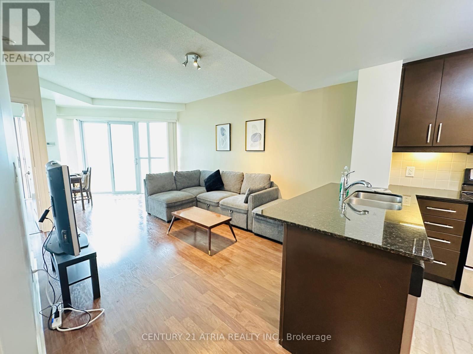 504 - 50 ABSOLUTE AVENUE