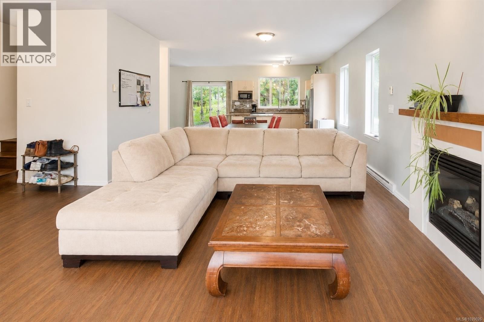 645 Shore Pine Cres