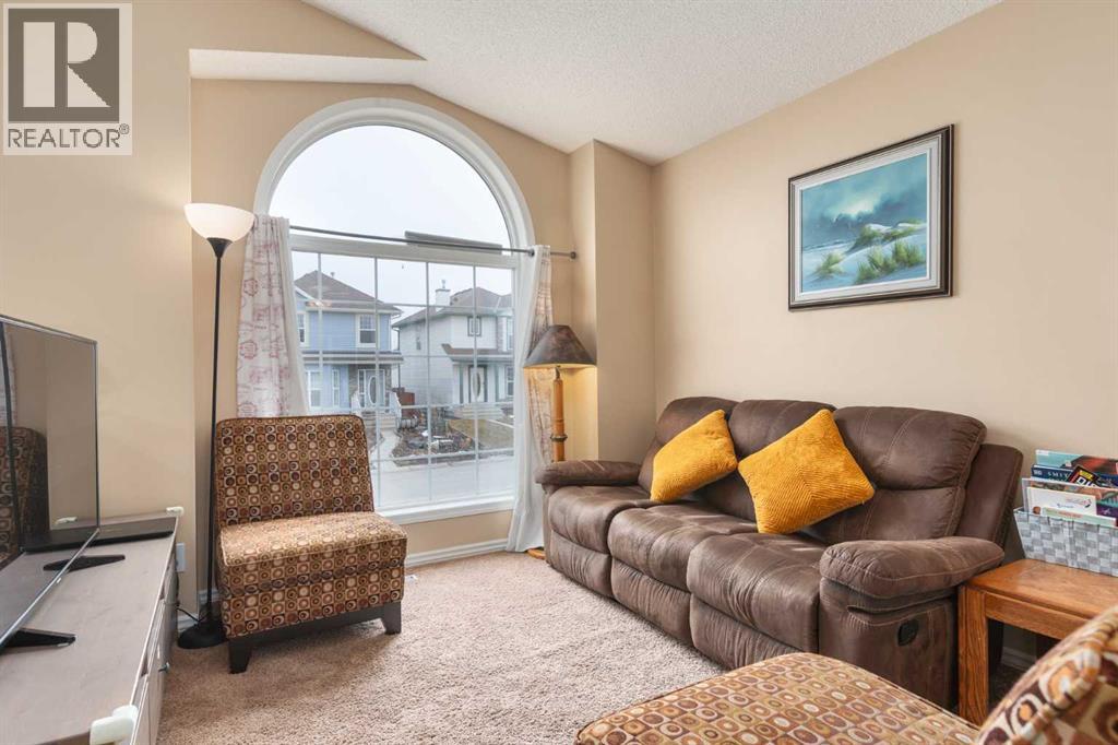 135 Covewood Close NE