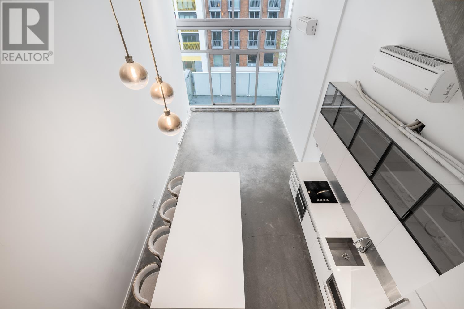 609 53 W HASTINGS STREET
