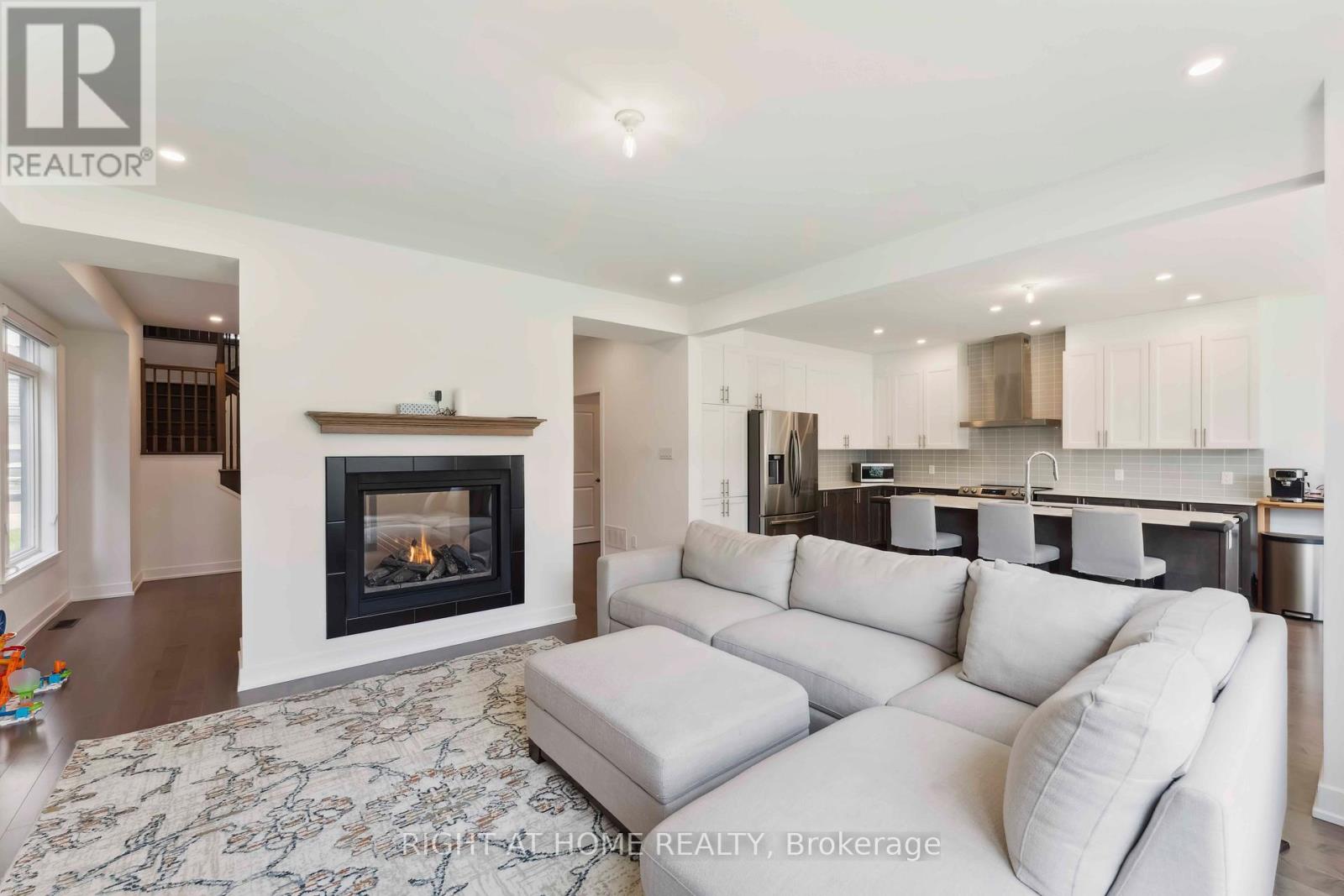 848 BECKTON HEIGHTS S