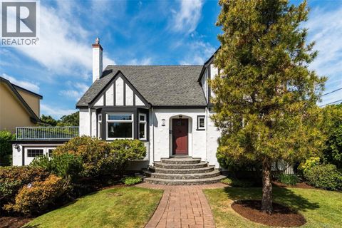 750 Island Rd Oak Bay BC V8S2T9