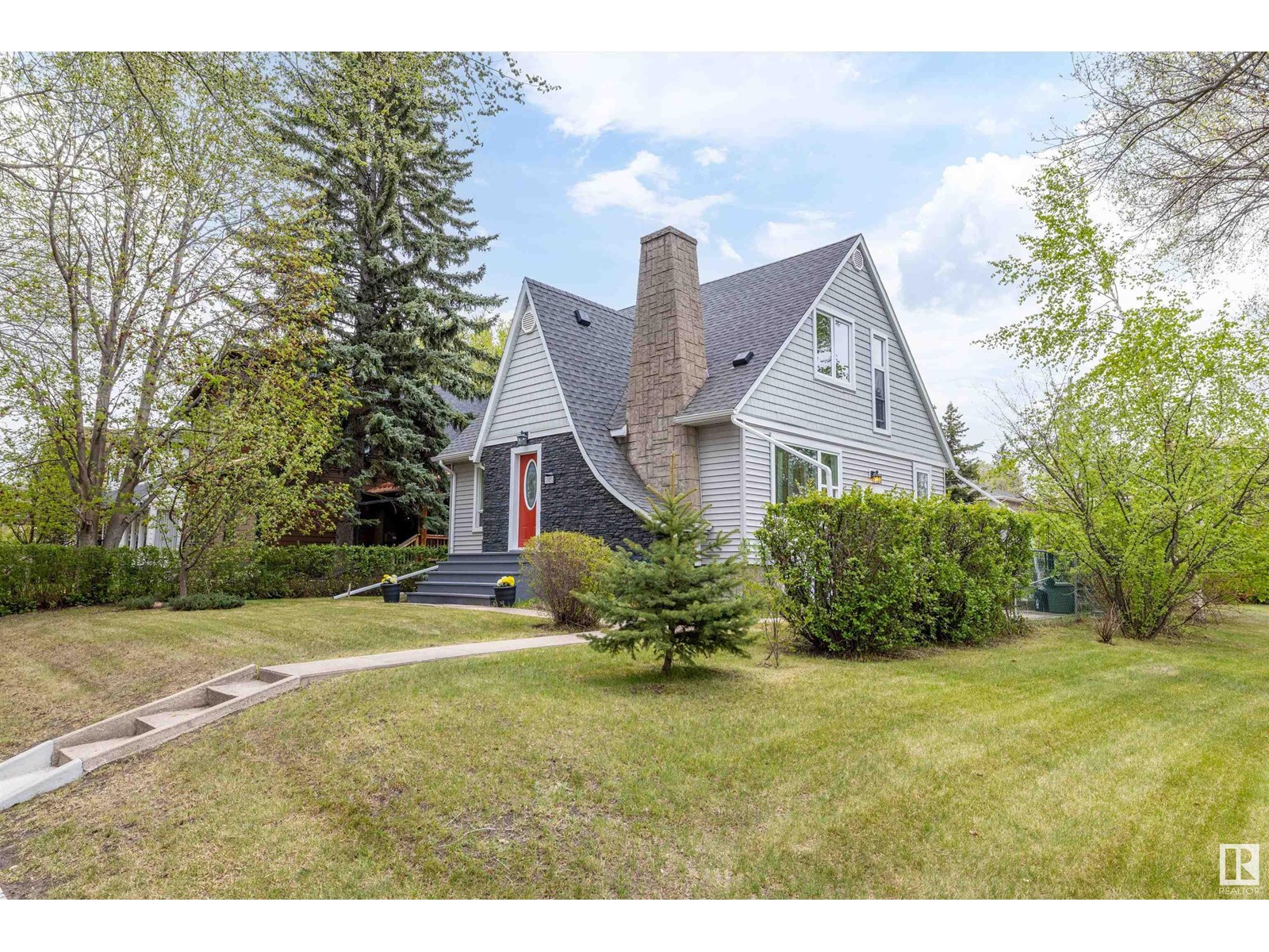 11651 77 AV NW