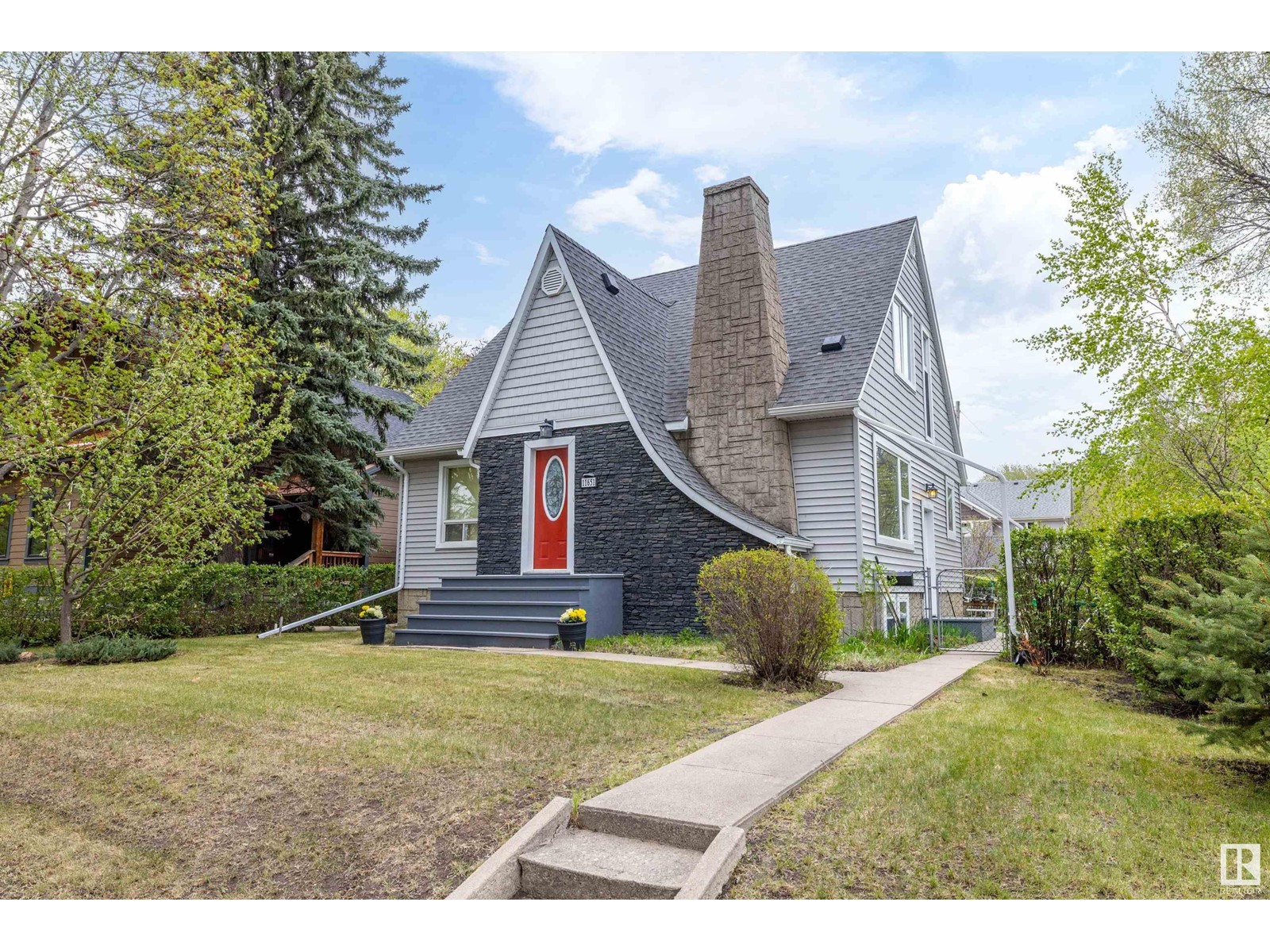 11651 77 AV NW