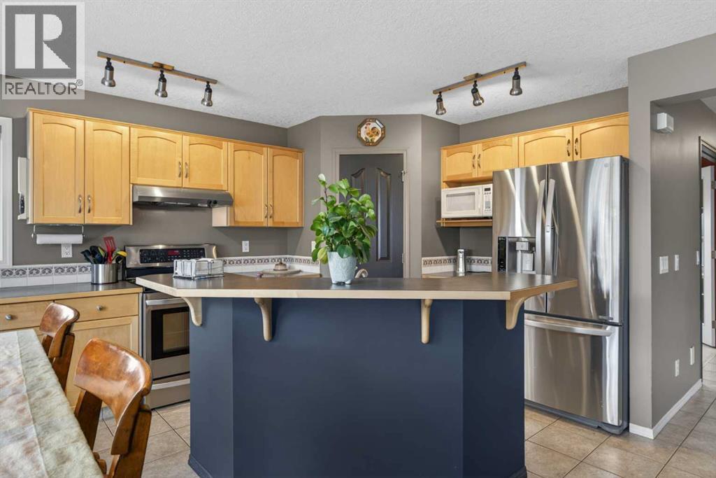 204 Citadel Meadow Close NW