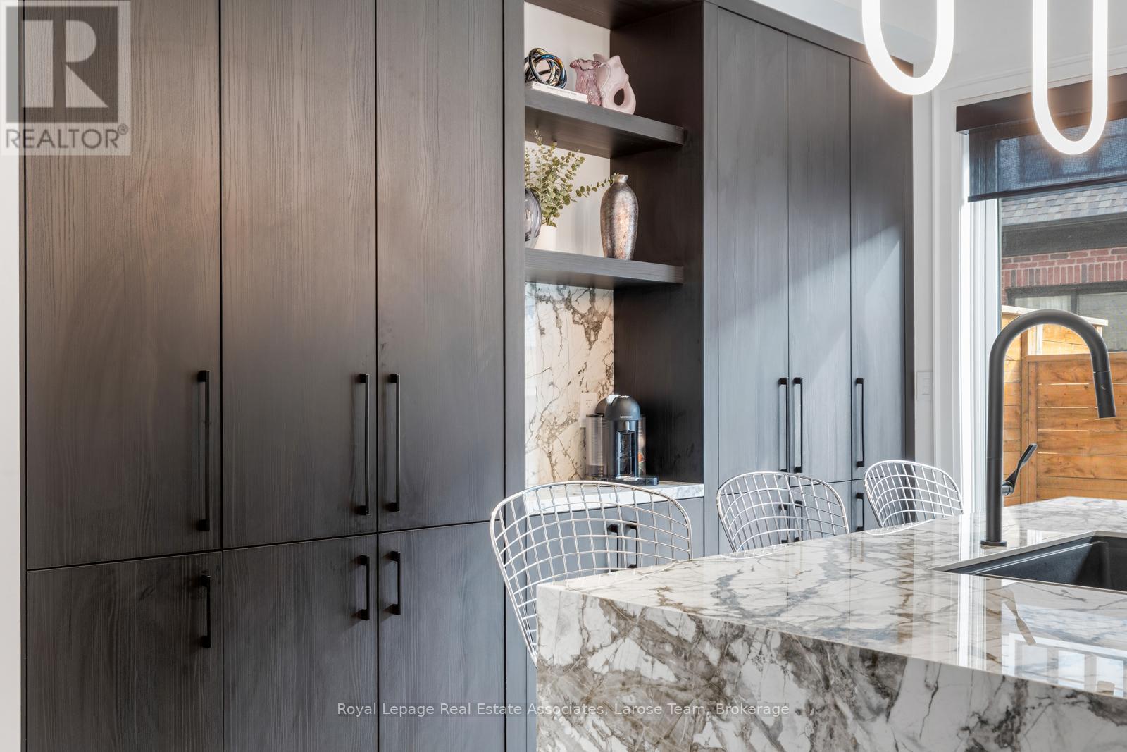 24 - 10 LUNAR CRESCENT