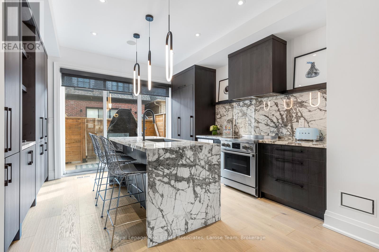 24 - 10 LUNAR CRESCENT