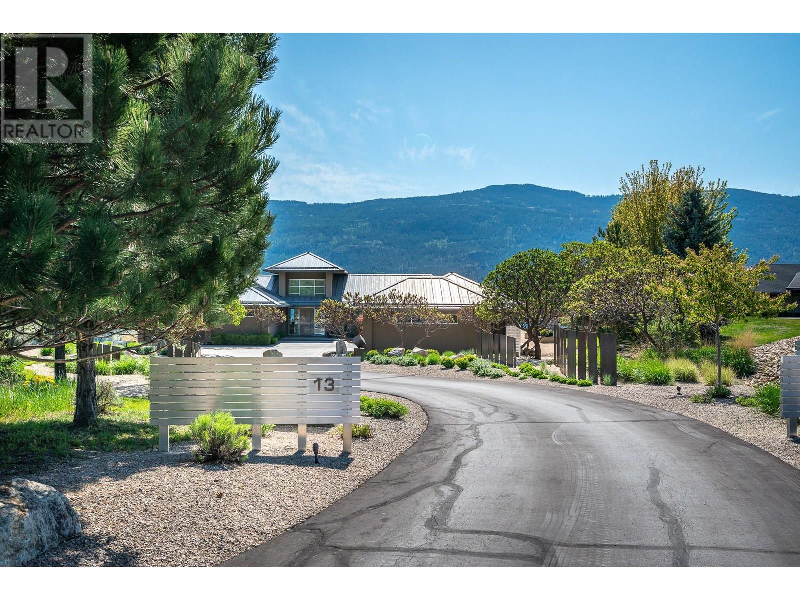 245 KALAMALKA LAKEVIEW Drive Unit# 13