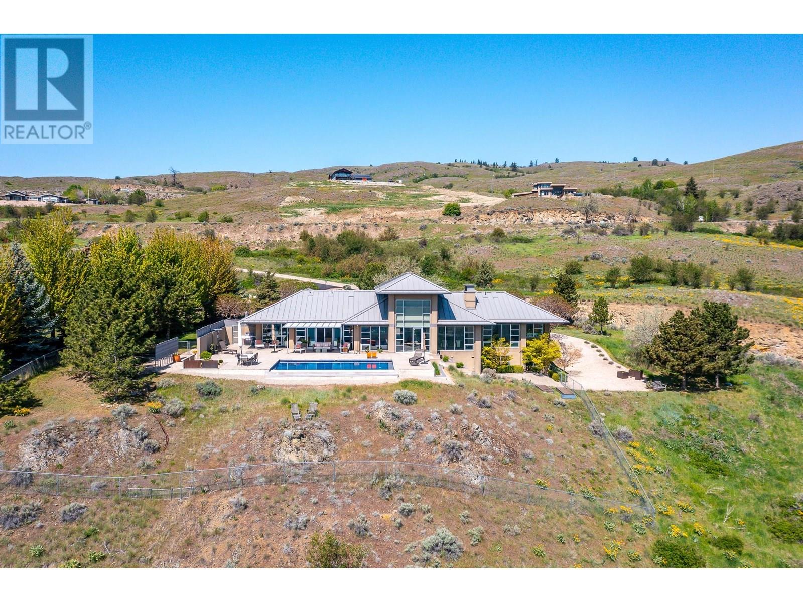 245 KALAMALKA LAKEVIEW Drive Unit# 13
