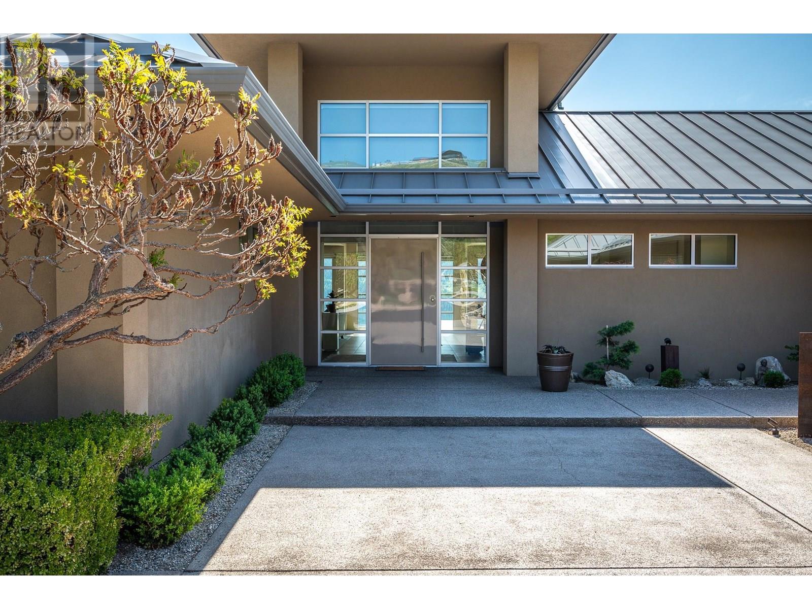 245 KALAMALKA LAKEVIEW Drive Unit# 13