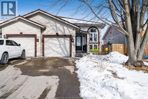 71 Satinwood CRESCENT Leamington ON N8H4P1