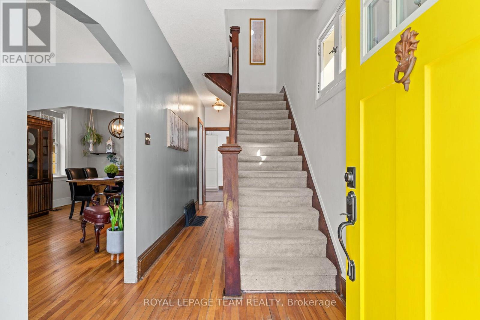 6215 ABBOTT STREET W