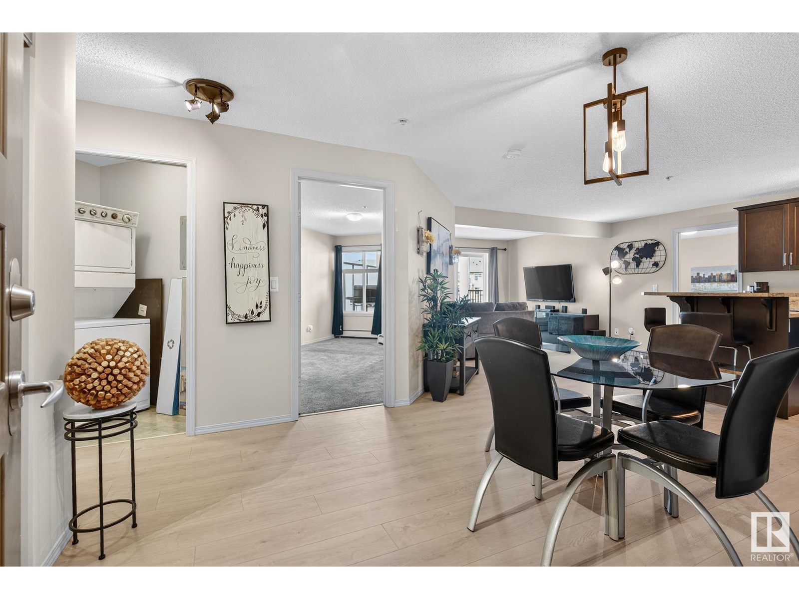 #307 6070 Schonsee WY NW