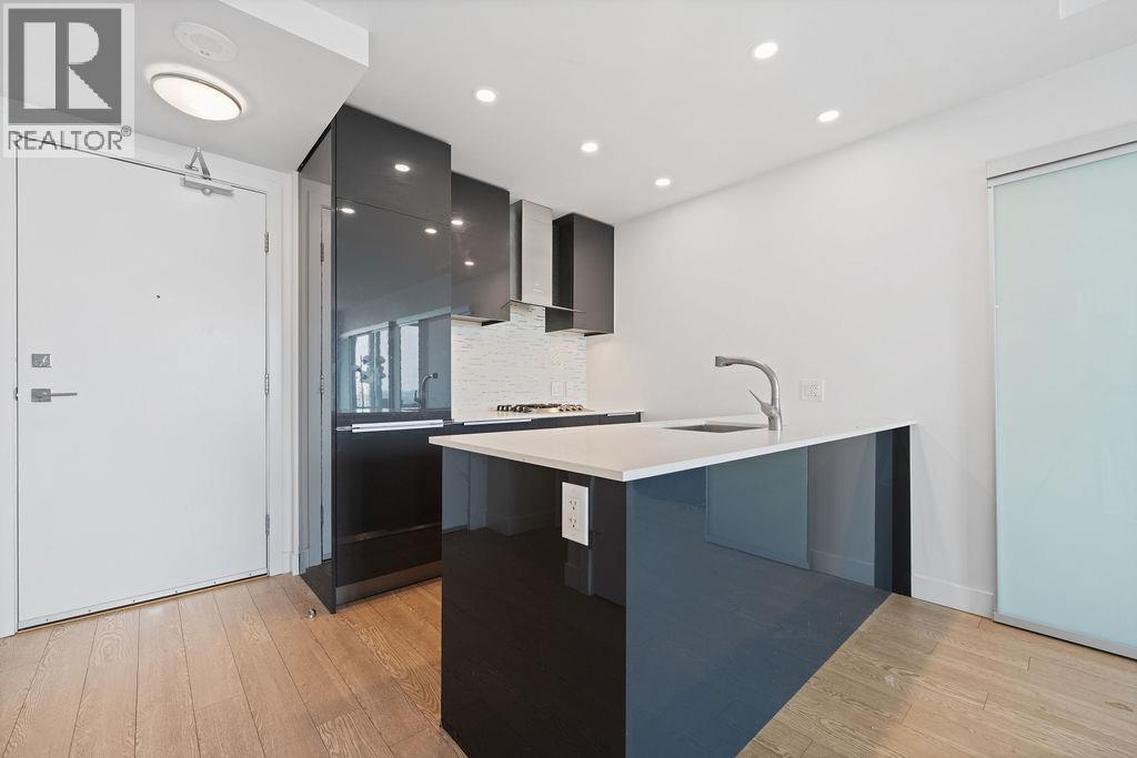 2904 1283 HOWE STREET