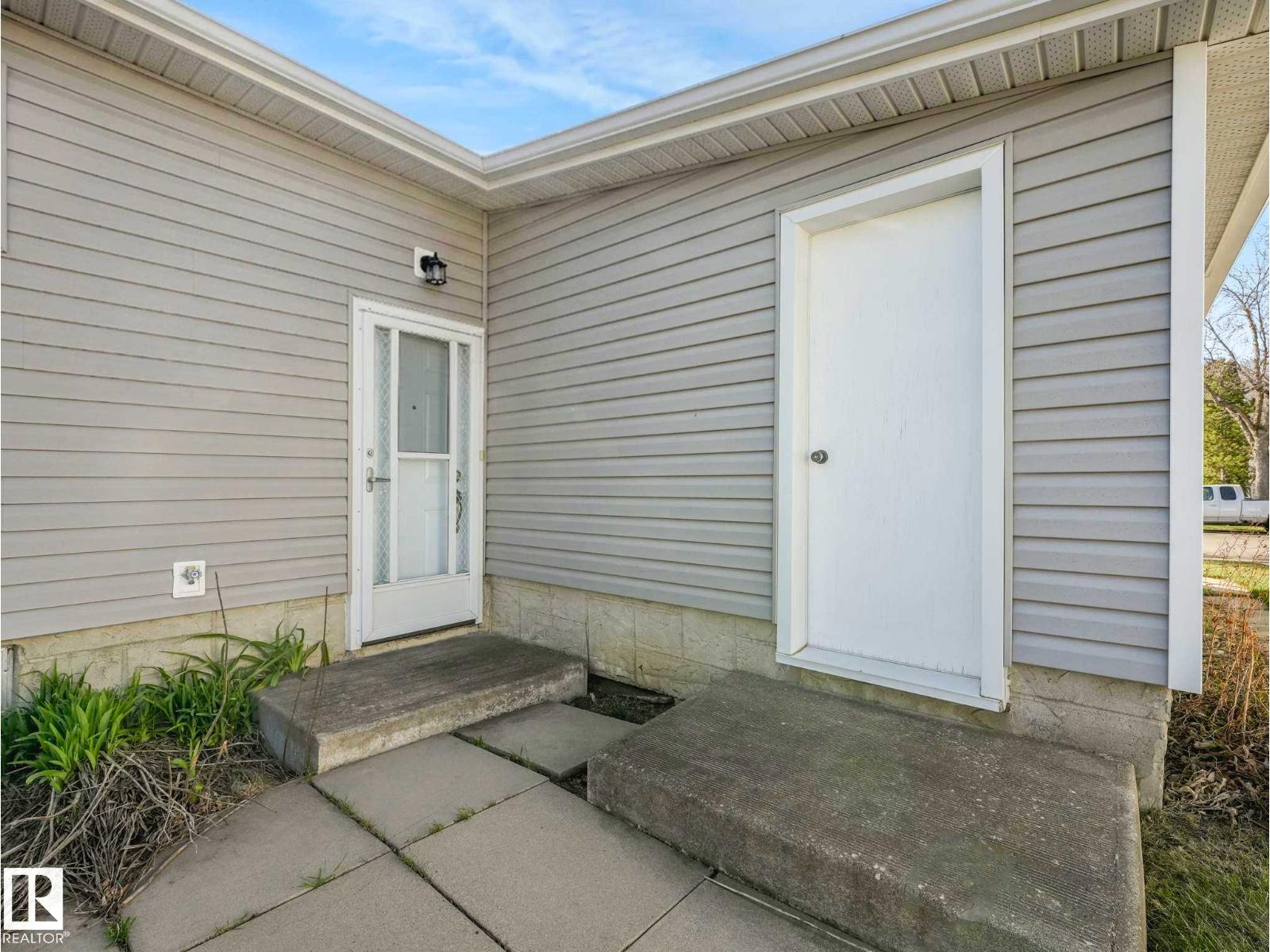 5916 148 AV NW
