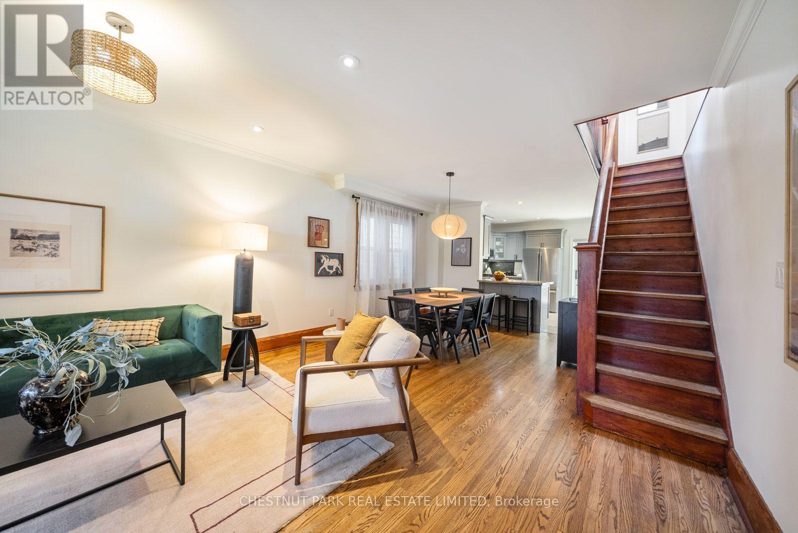 266 QUEENSDALE AVENUE