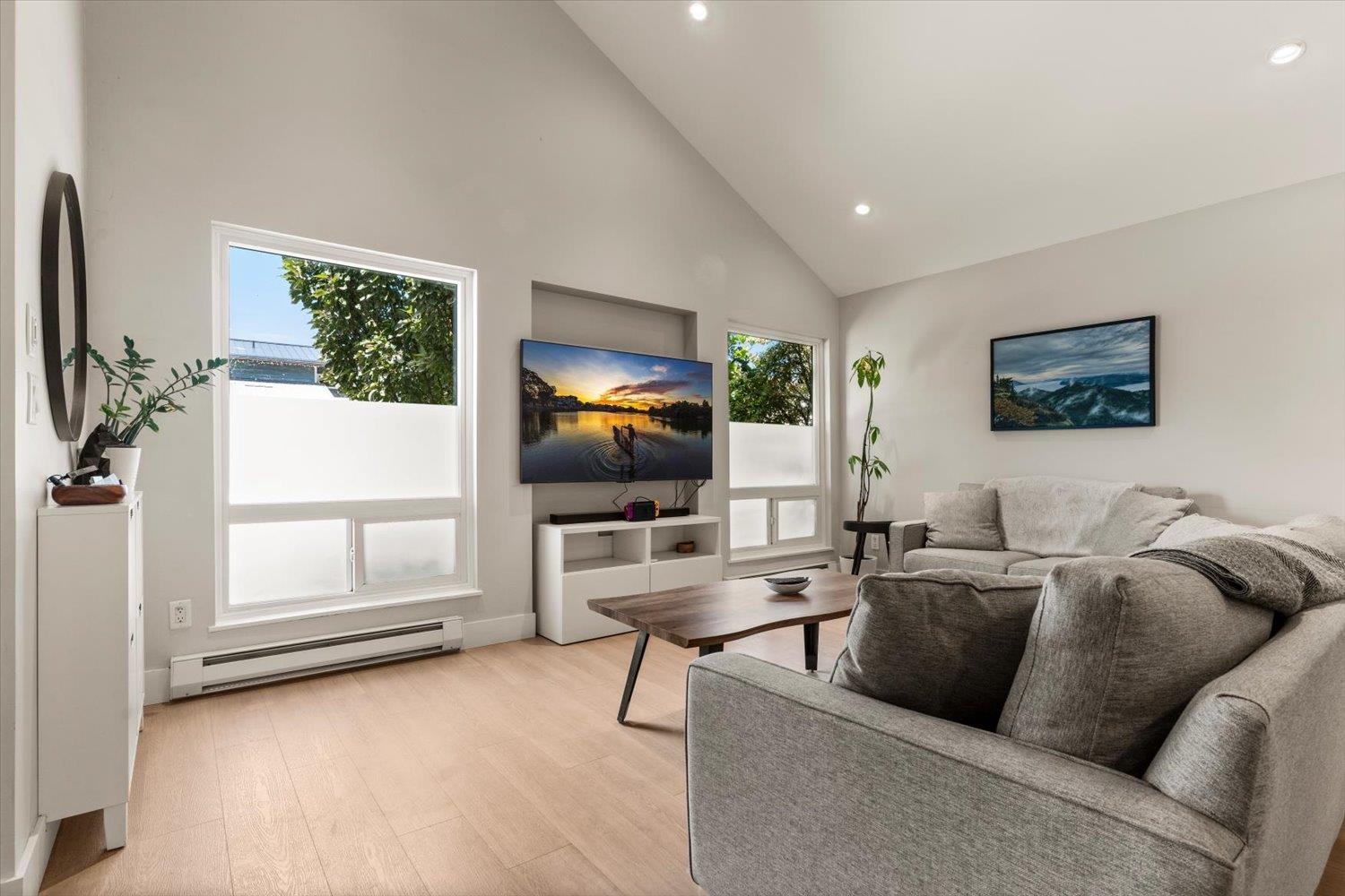 8562 MCCUTCHEON AVENUE|Chilliwack Proper South