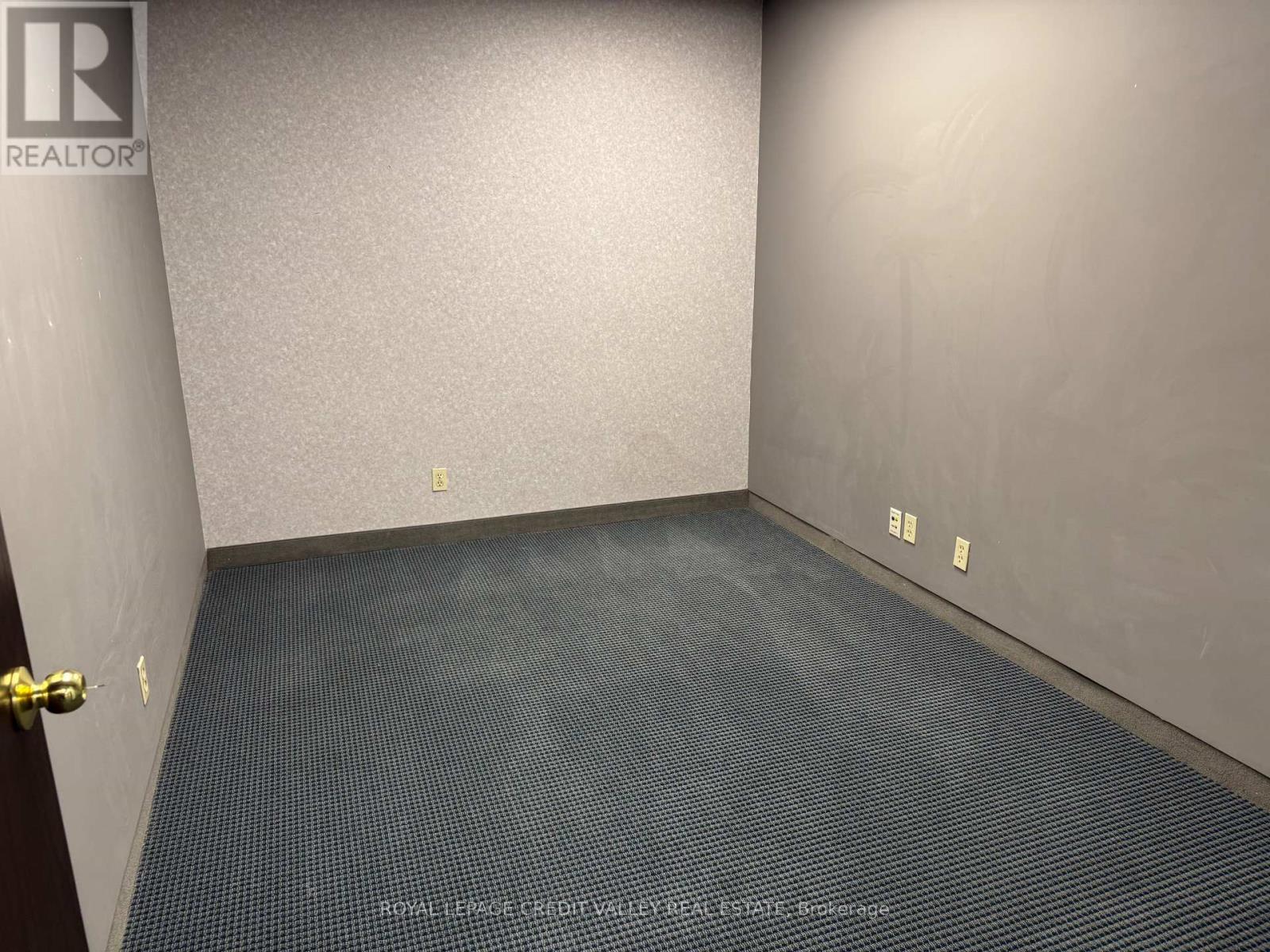 200C - 1 NELSON STREET W