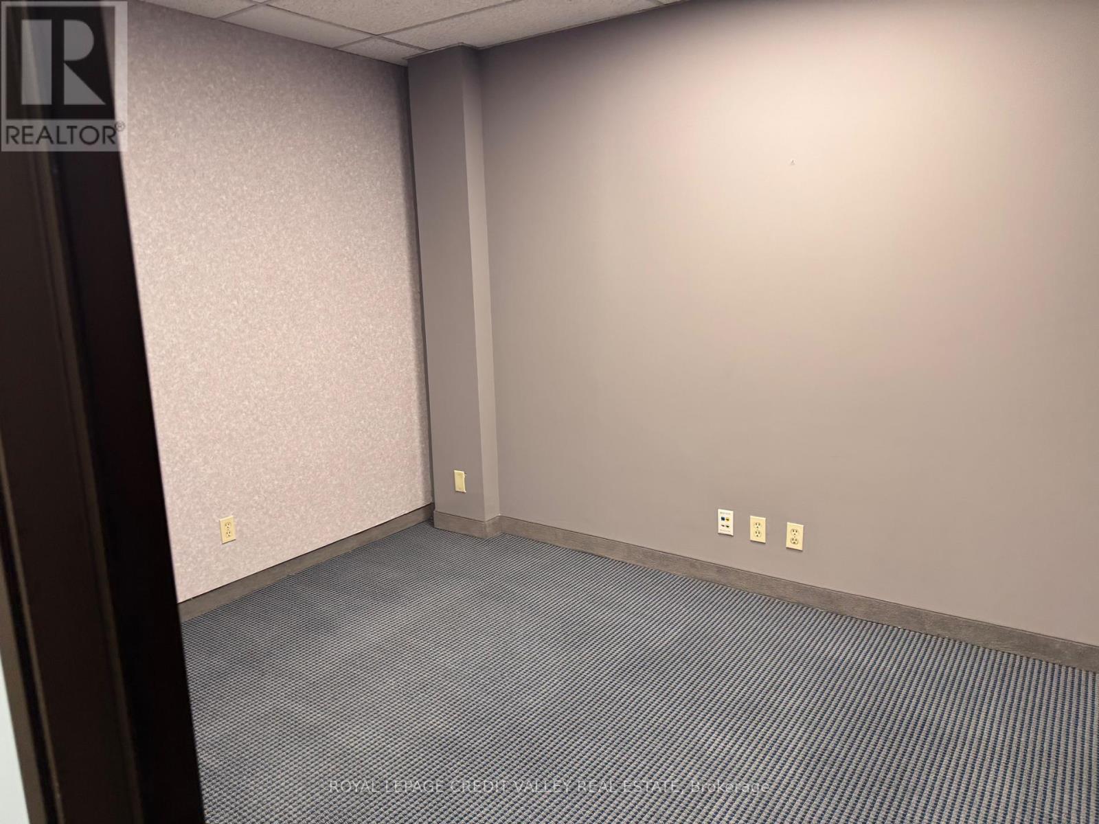 200C - 1 NELSON STREET W