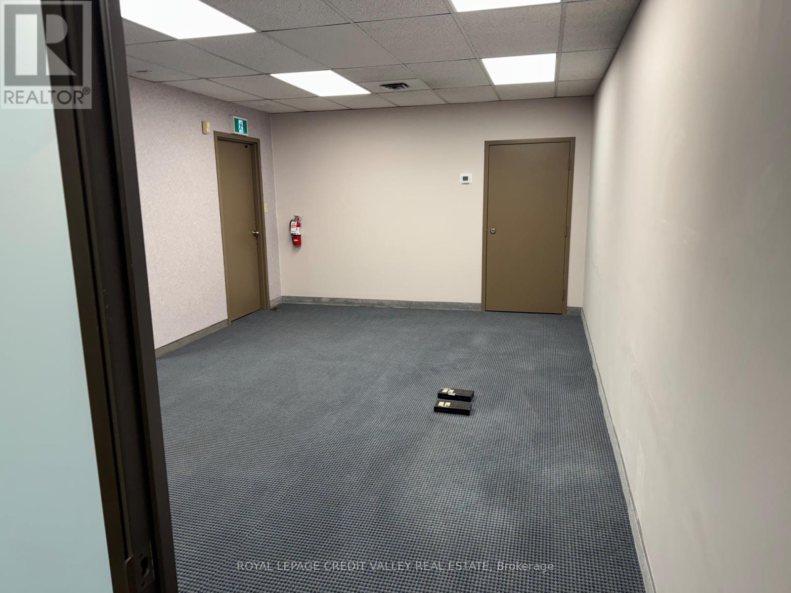 200C - 1 NELSON STREET W