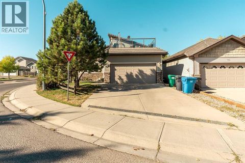 609 Sunridge Crescent W Lethbridge AB T1J0T3
