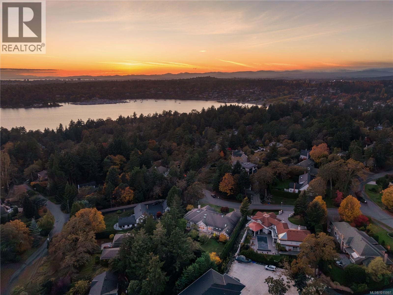 3721 Arbutus Ridge
