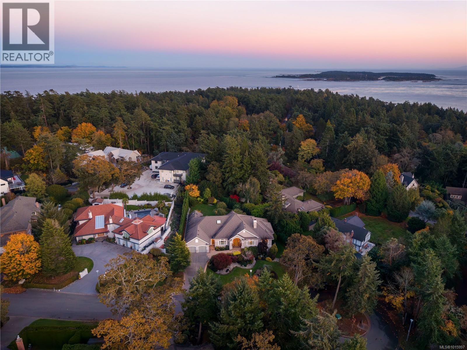 3721 Arbutus Ridge