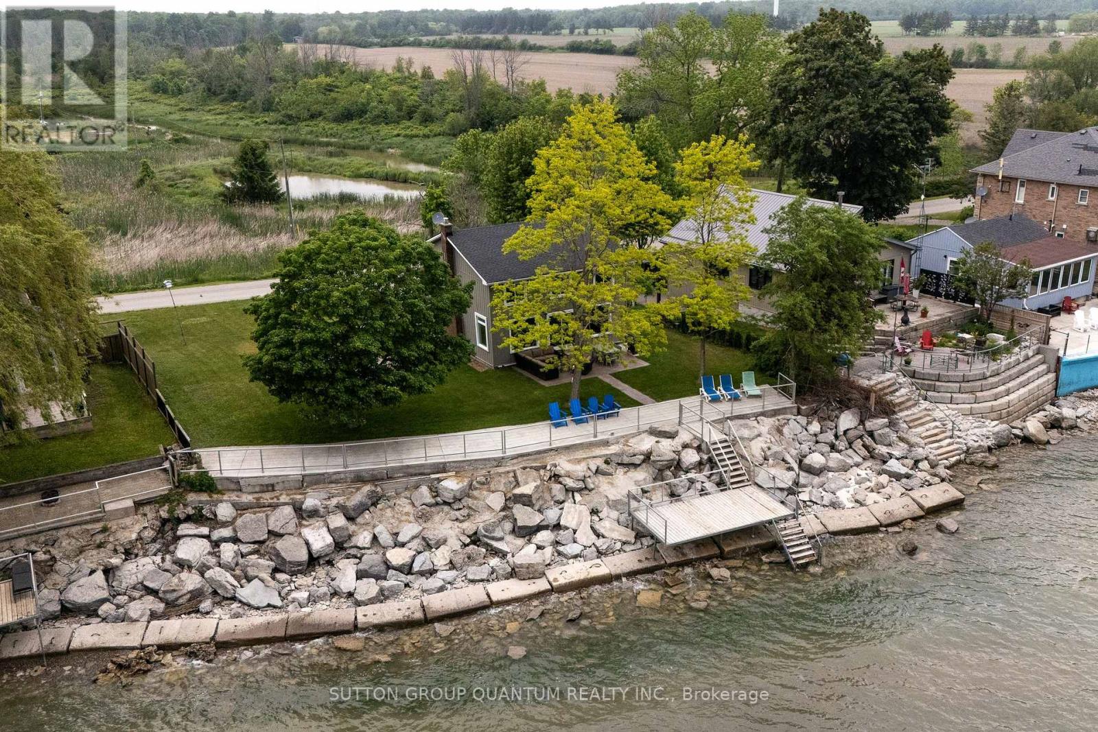 Photo 1 of 43 — 2118 LAKESHORE ROAD, Haldimand (Dunnville), ON N1A2W8
