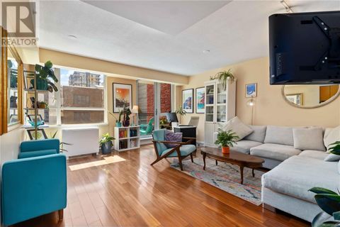 406 834 Johnson St Victoria BC V8W1N3