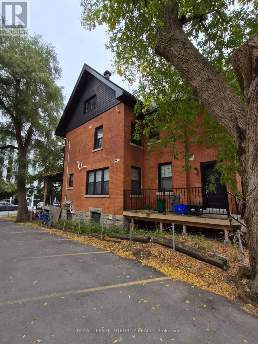 220-222 ARGYLE AVENUE