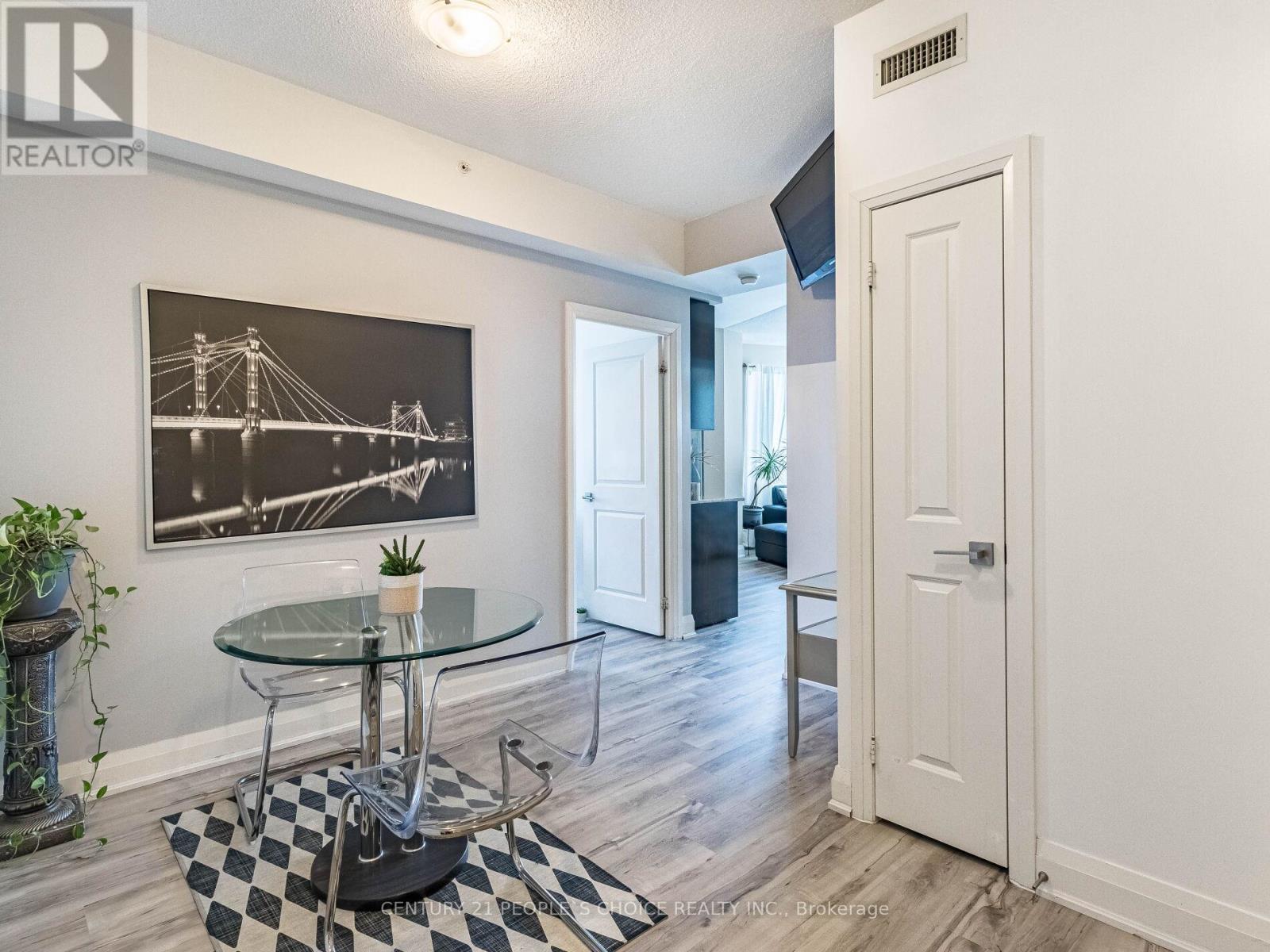 #2232 - 7161 YONGE STREET