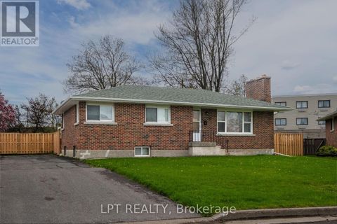 32 JANE AVENUE Kingston (West of Sir John A. Blvd) ON K7M3G5