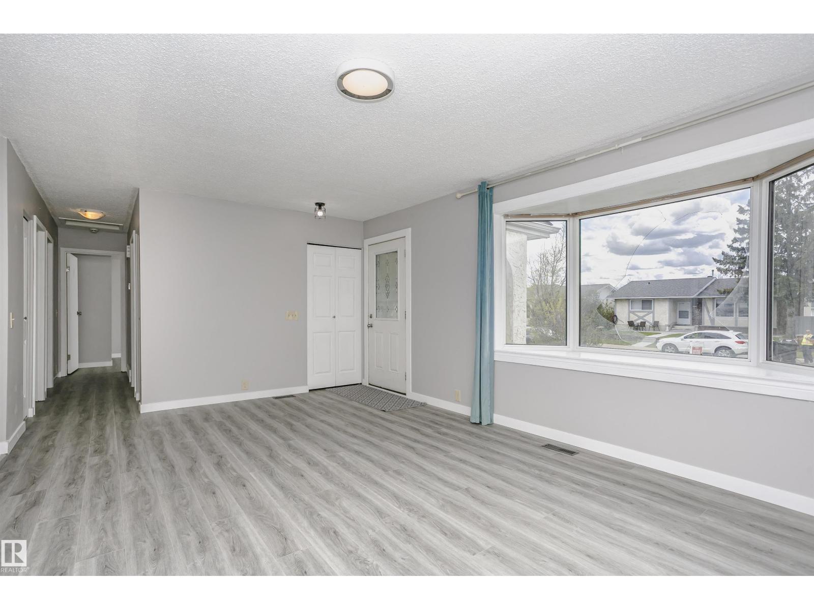 11436 161 AV NW