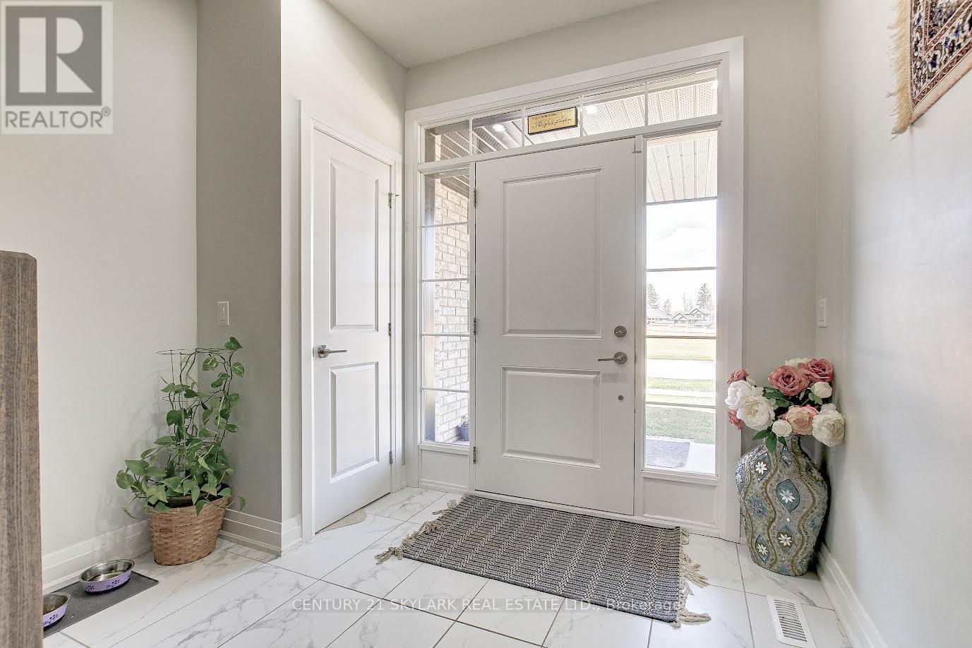 2033 LOCKWOOD CRESCENT