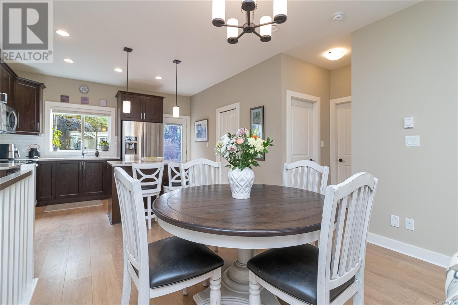 106 3439 Ambrosia Cres