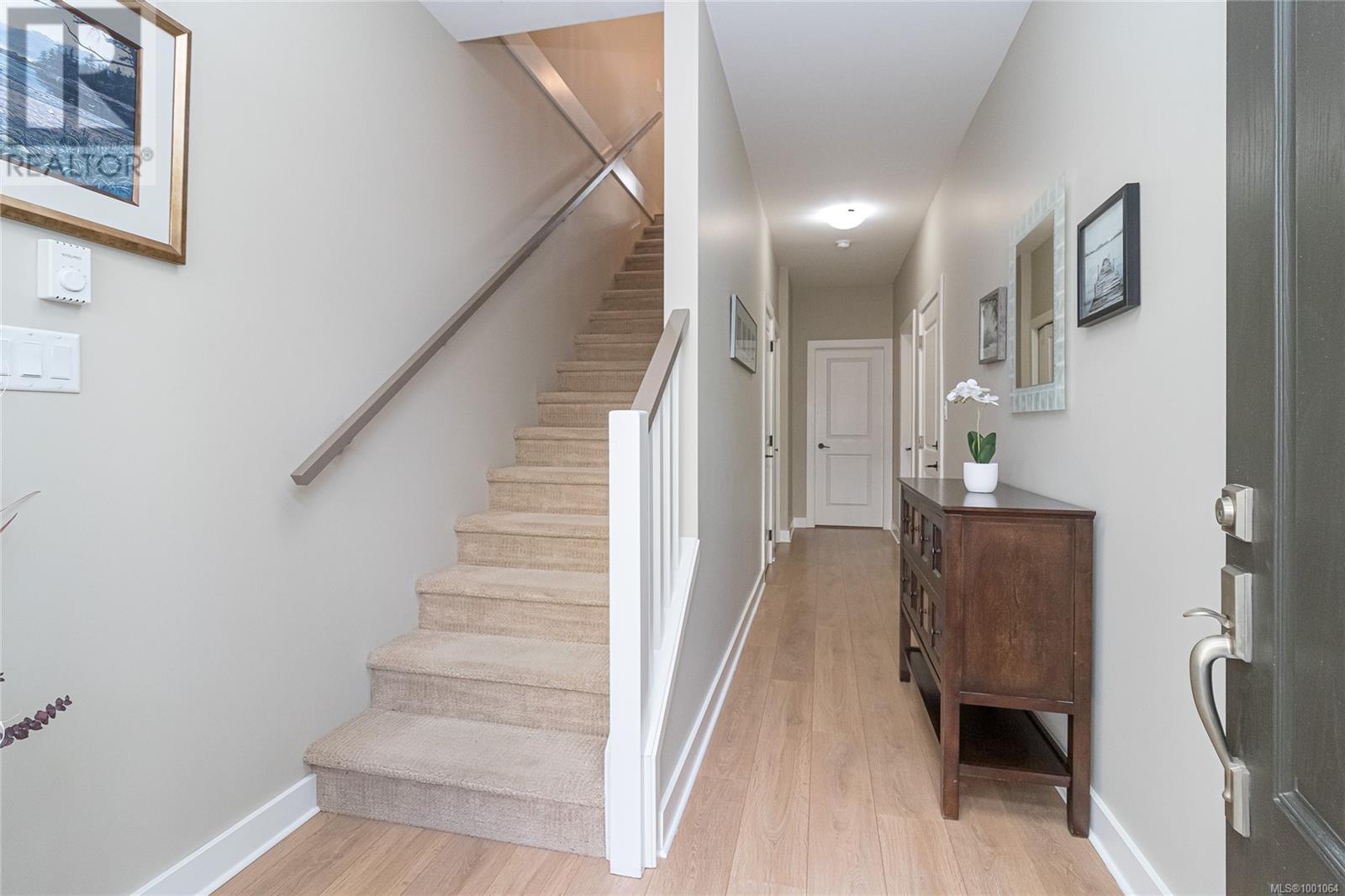 106 3439 Ambrosia Cres